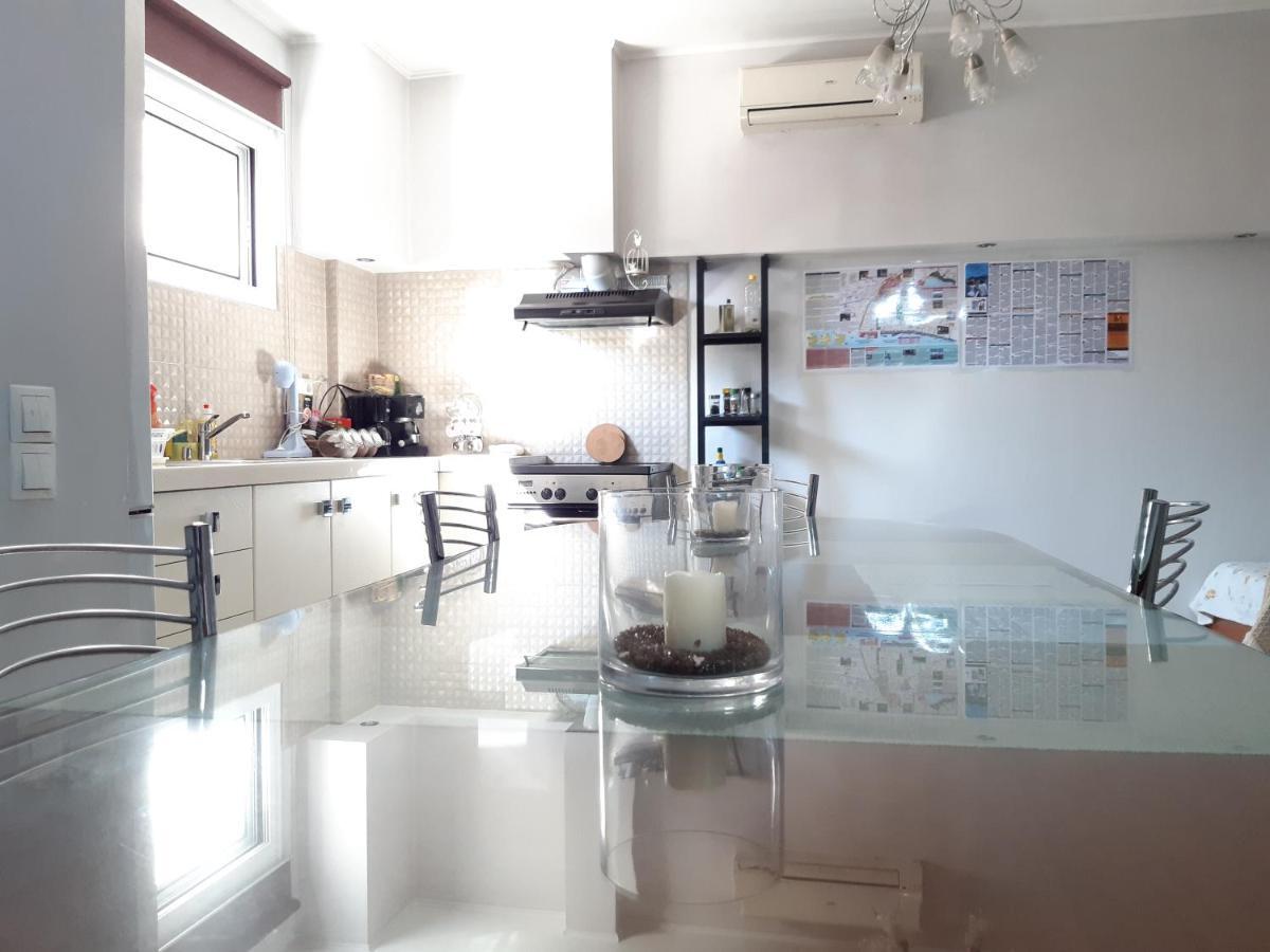 Modern House Elli דירה